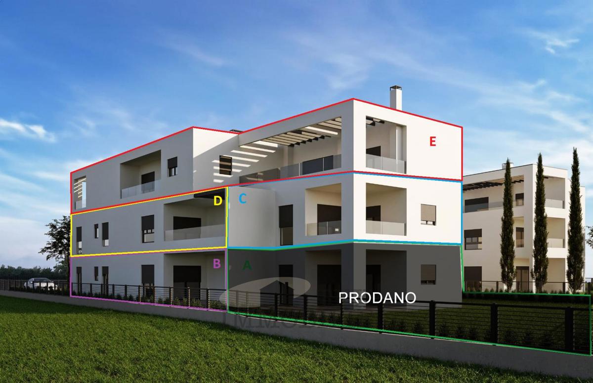 Poreč, spacious apartment with three bedrooms - D