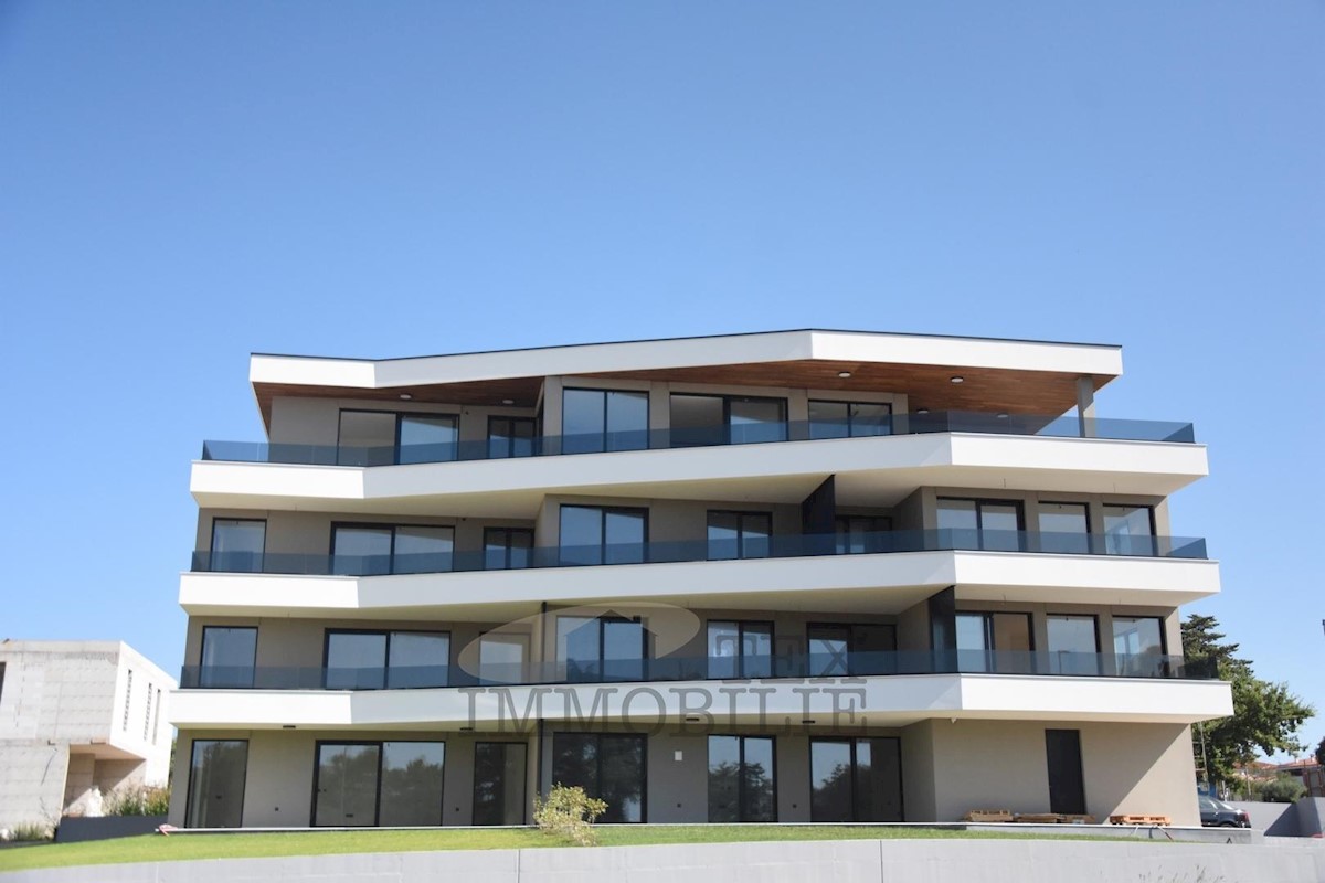 Exclusive penthouse near the sea, 211,81 m2