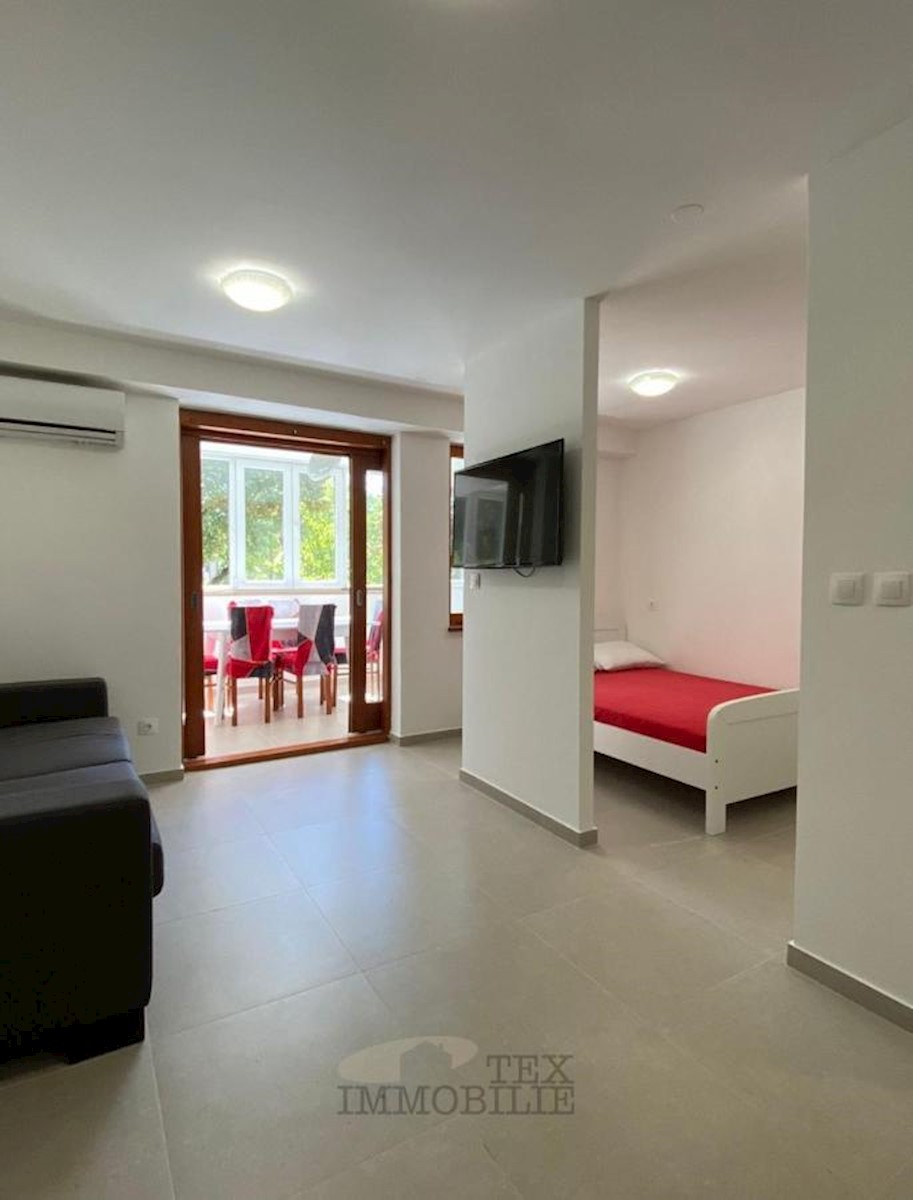 Červar porat - apartment only 200 meters from the sea