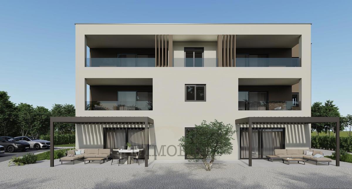 POREČ, apartment with a spacious terrace, 600 m from the beach!