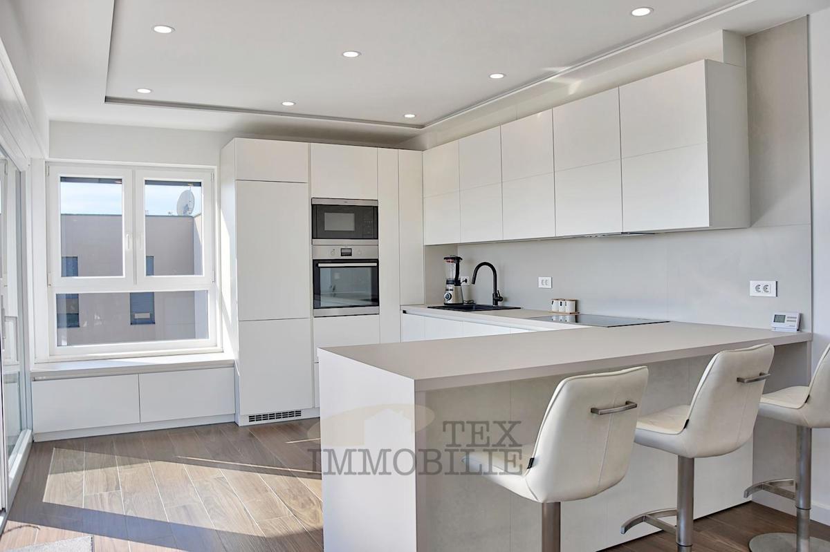 Luxury apartment with sea view, 122 m2