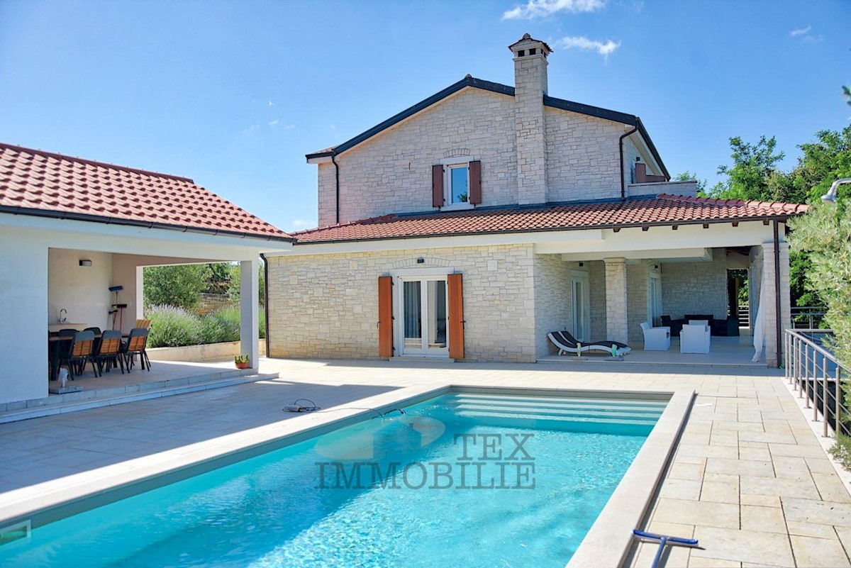 Luxury villa in the heart of Istria, 20km from the sea