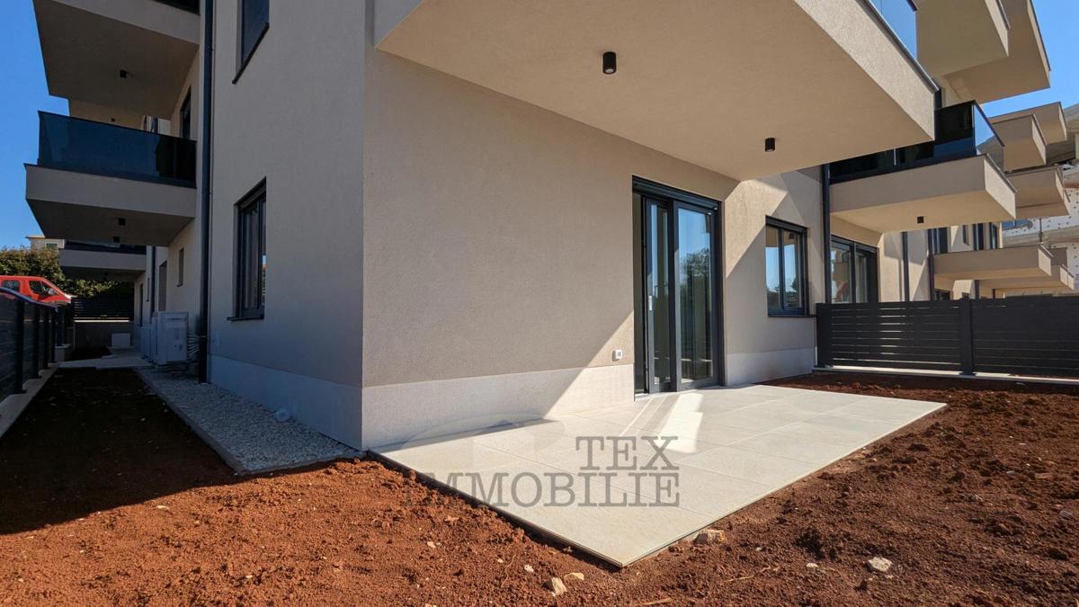 Poreč area, luxurious apartment under construction near the sea