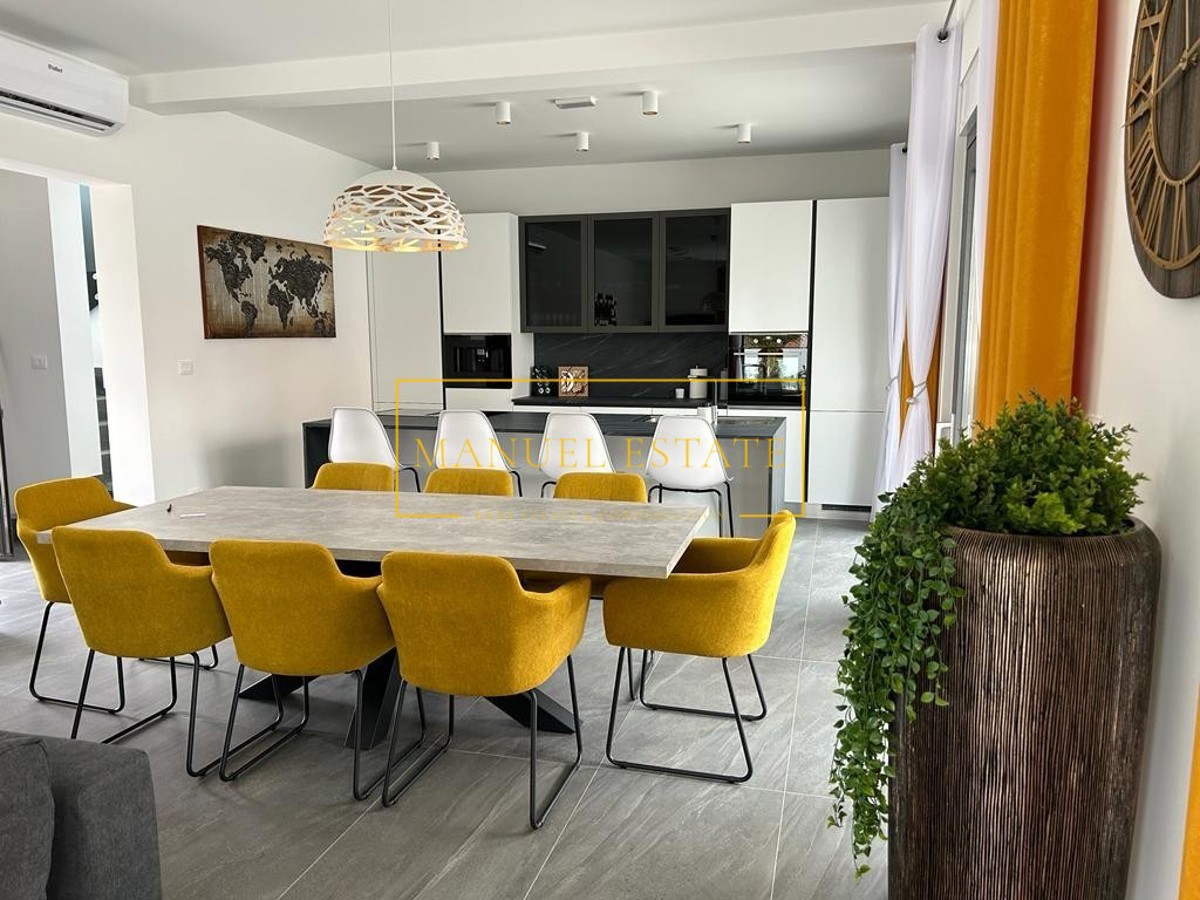 Moderna vila sa bazenom u blizini Poreča