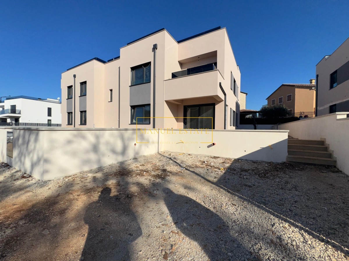 EXCLUSIVE APARTMENT FOR SALE IN POREČ, ISTRIA – LUXURY, PRIVACY, AND FUNCTIONALITY IN A GREAT LOCATION!