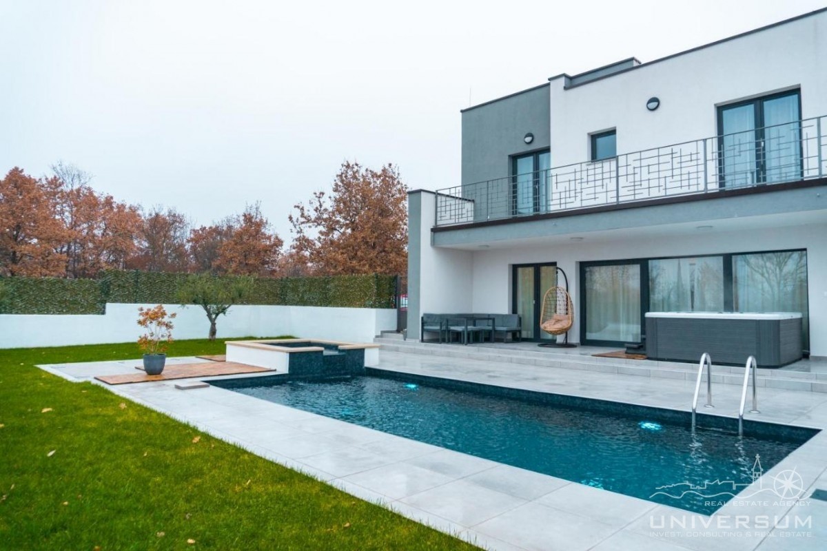 Moderne Villa in der Nähe von Poreč