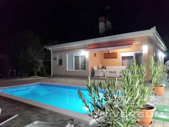 Schönes Haus mit Schwimmbad in der Nähe von Poreč