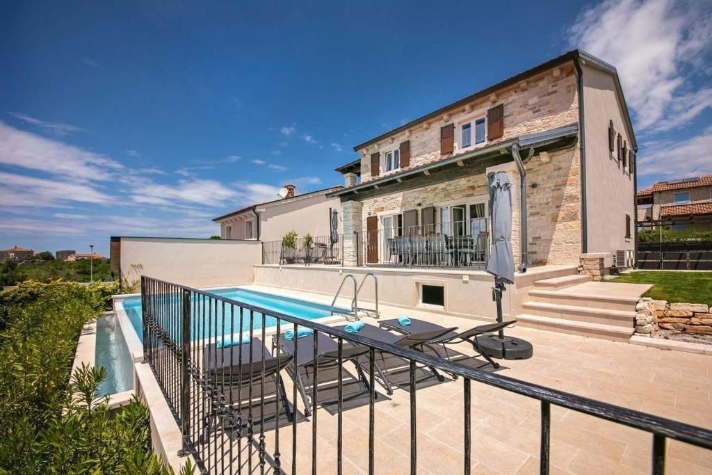 Luxury villa with a pool, near Poreč